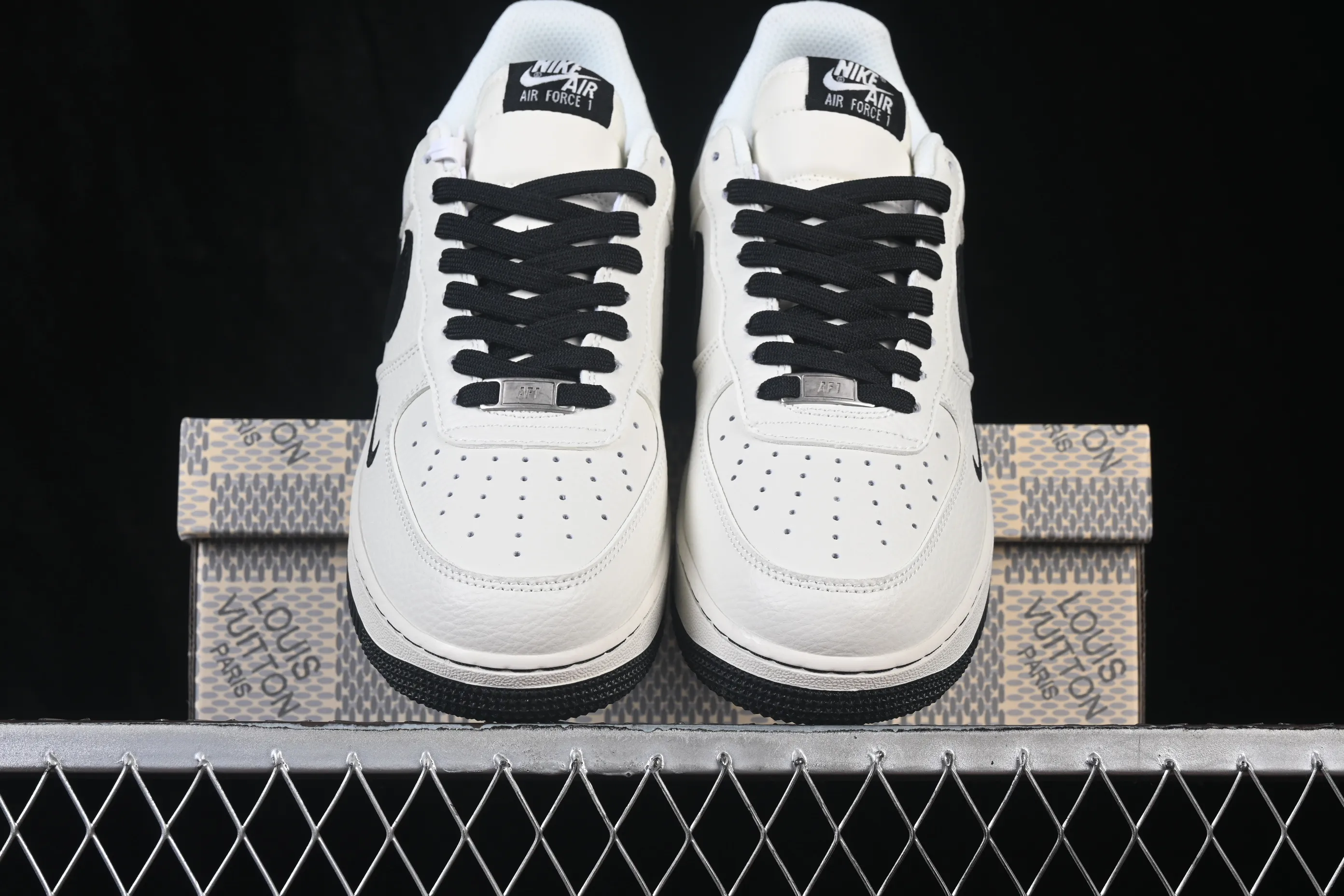 All Categories Nk Air Force 1 Air Force Series Nk Air Force 1 Low Air Force Low Nike Air Force 1'07 Low Beige White Black Air Force One Low Casual Shoes NH0601-546
